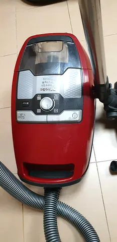 Miele CX1 Blizzard  cat and dog with accessories
