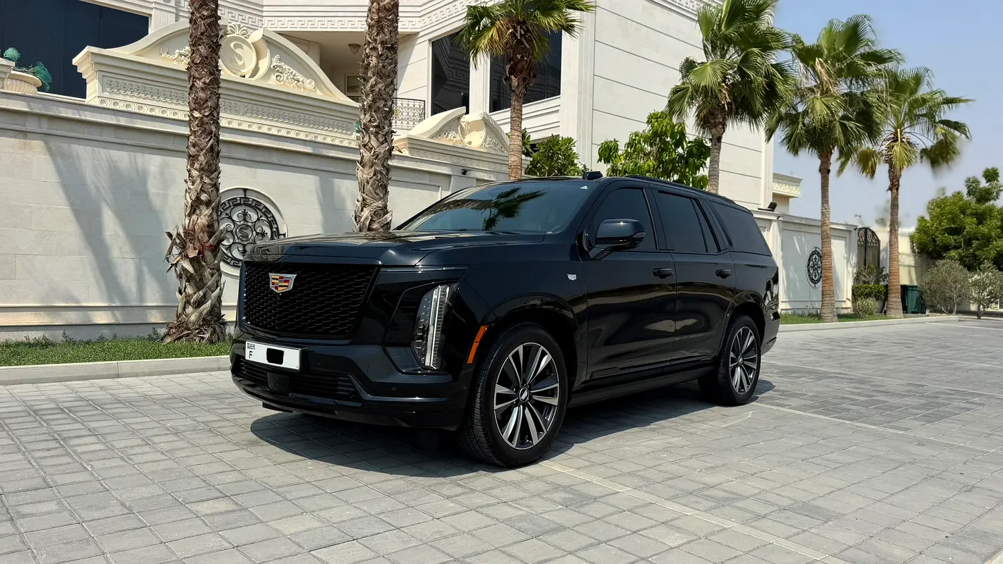 Cadillac Escalade 2025 — photo 1 of 16