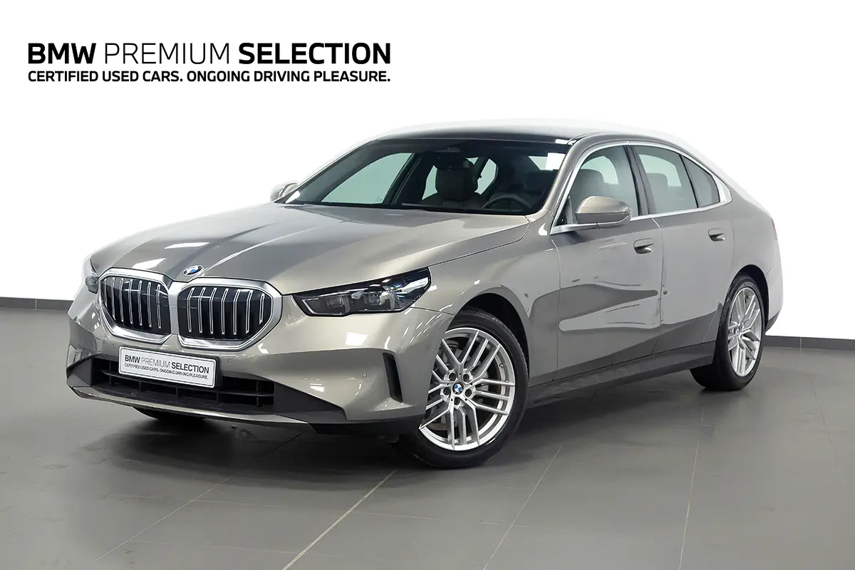 BMW 5-Series 2026 — photo 1 of 7