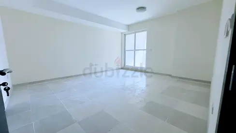 Big Master Room best for 6-8 Bachelors with washroom/balcony