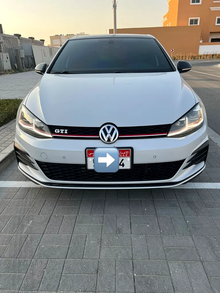 Volkswagen Golf GTI 2019 — photo 1 of 8