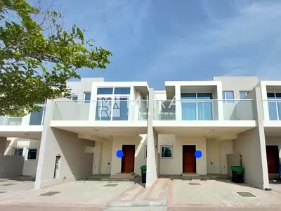Spacious 3/BR Townhouse| Family-Friendly Community