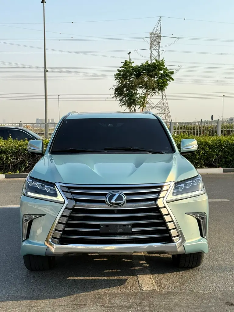 Lexus LX-Series 2017 — photo 1 of 11