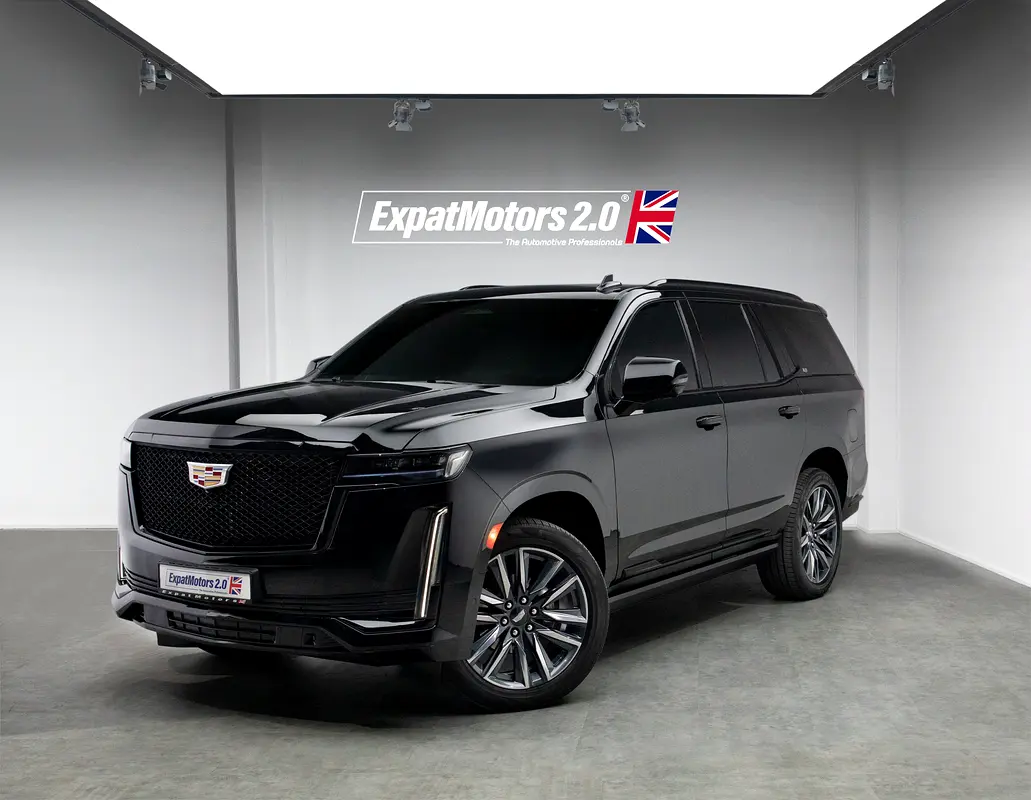 Cadillac Escalade 2023 — photo 1 of 20