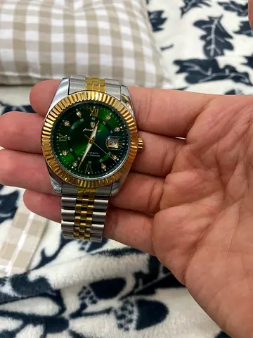 Mens two-tone wristwatch with green dial (automatic style)