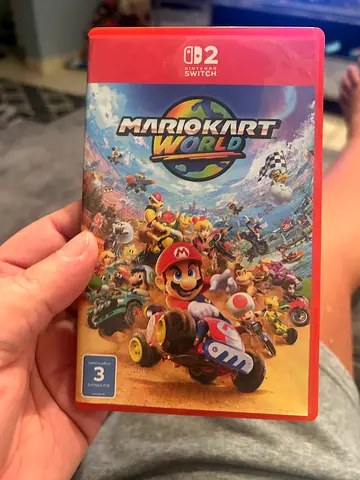 Mario Kart 8 Deluxe (Nintendo Switch) - Good Condition