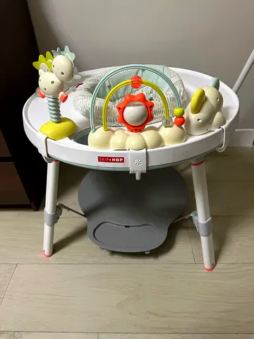 Baby activity center