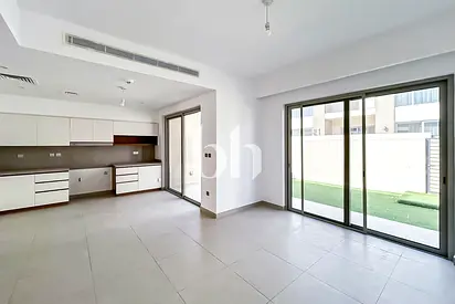 Large Layout | 3 Bed | Landscaped & Vacant
