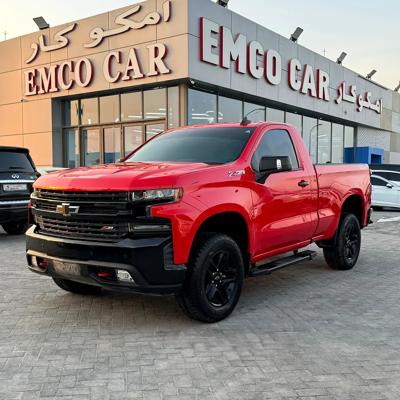 Chevrolet Silverado 1500 2021 — photo 1 of 17
