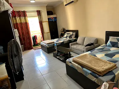 Fully furnished Bed space for executive bachelor in a studio flat