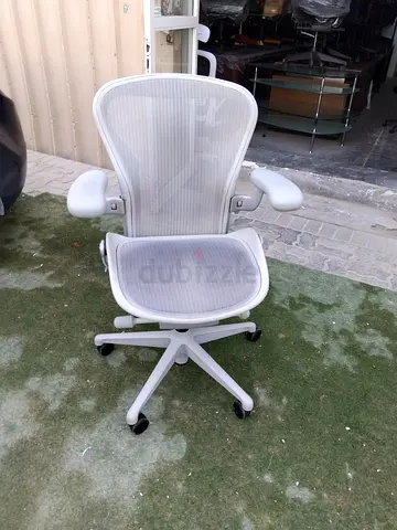 Herman Miller Aeron remastered size B