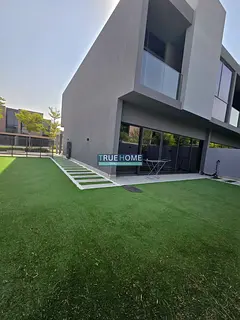 Big Plot Corner Townhouse \ Freehold \ Fully Paid