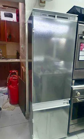 Siemens Built in Top Fridge and Down Freezer