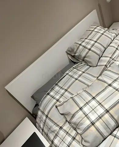 IKEA malm Queen size bed frame with mattress like new