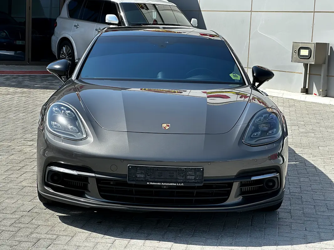 Porsche Panamera 2017 — photo 1 of 15