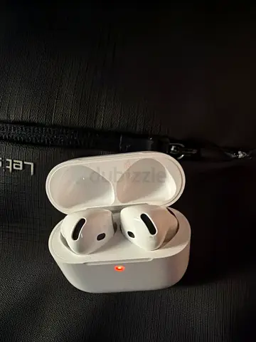 Apple AirPods 4 in charging case - Good working condition ( brand new)