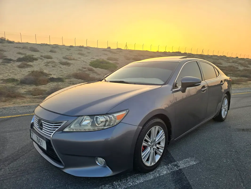 Lexus ES-Series 2013 — photo 1 of 11