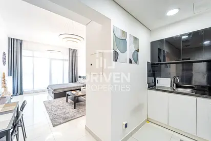 Furnished | Large Studio | Canal and Skyline View