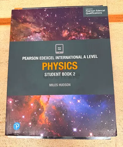 Pearson Edexcel International A Level Physics Student Book 2 - Miles Hudson