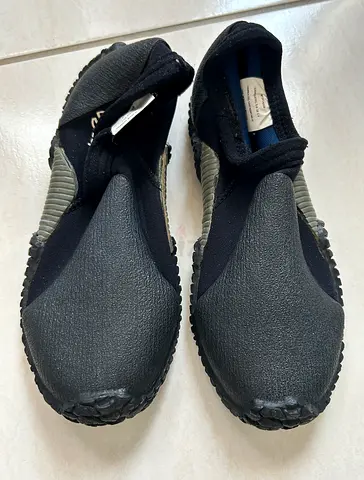Beach shoes size 36