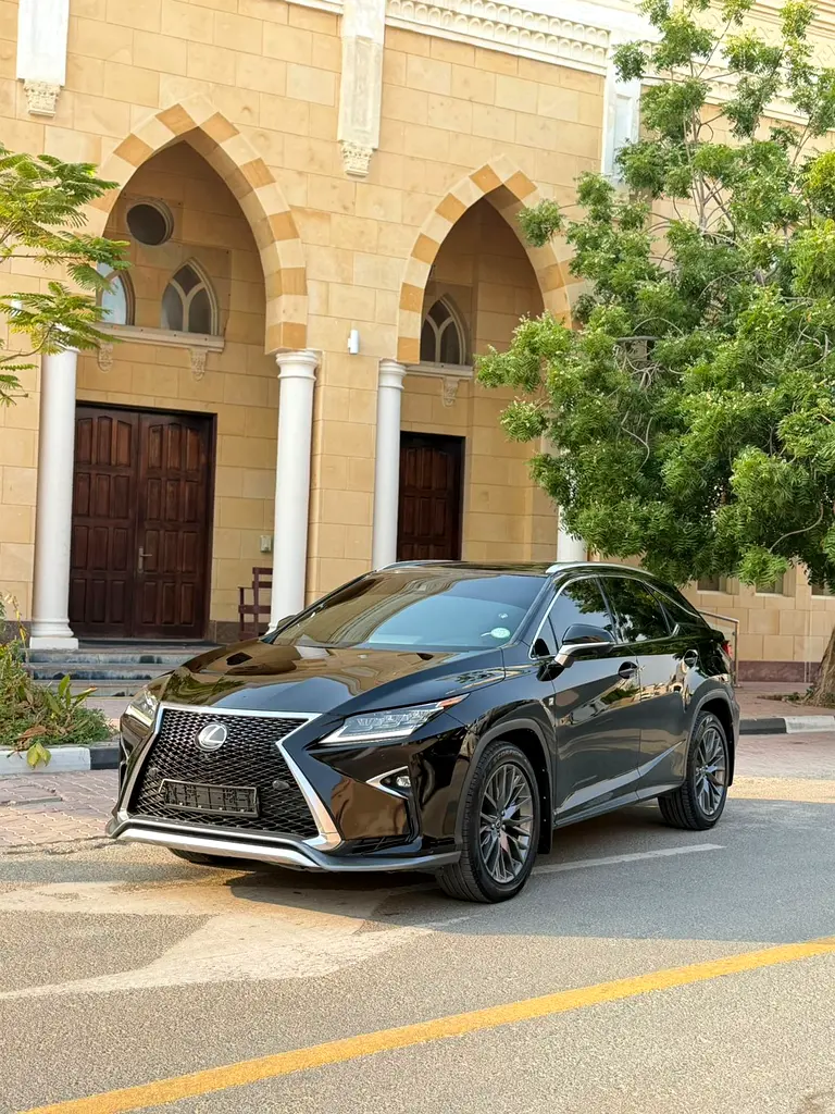 Lexus RX-Series 2019 — photo 1 of 20
