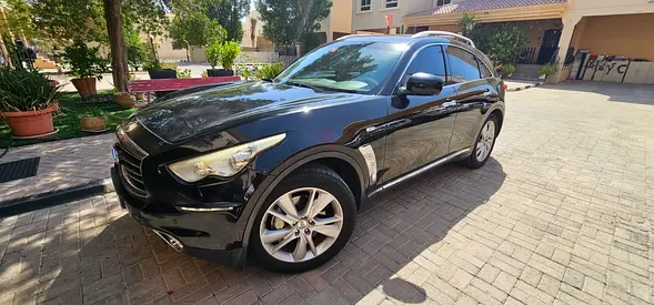 Infiniti FX37 2013 Standard - GCC Specs