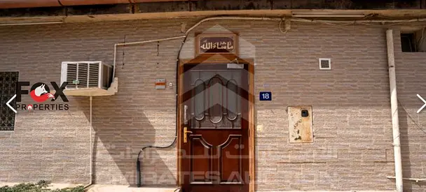 بيت عربي للإيجار السنوي في الراشدية 3 – عجمان، 4 غرف وصالة ومجلس، خزائن حائط، 4 حمامات، تشطيبات ممتازة، بسعر 90,000 درهم سنوياً، 4 دفعات.