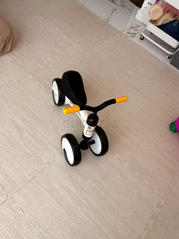 Little ride-on tricycle for toddlers - good condition