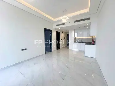 Spacious Unit | Prime Location | Ready to Move in