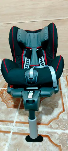 Urgent sale in New condition Used infant car seat with ISOFIX support - good condition