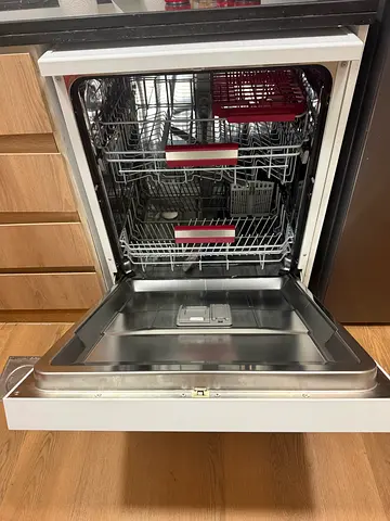 Dishwasher - Good Working Condition