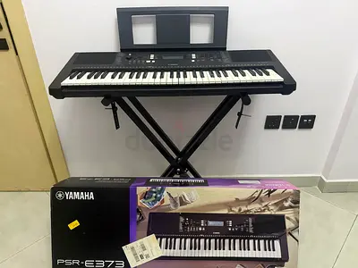 Yamaha Portable Keyboard PSR — 61-key with Stand and Music Rest