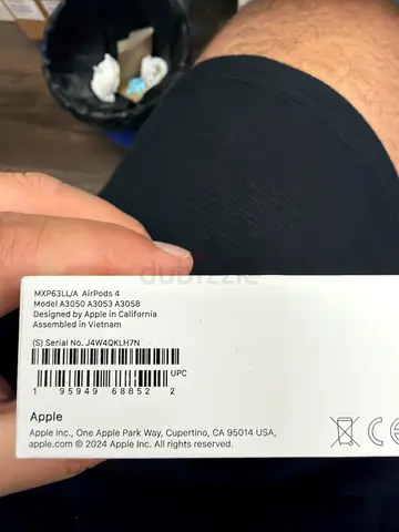 AirPods 4