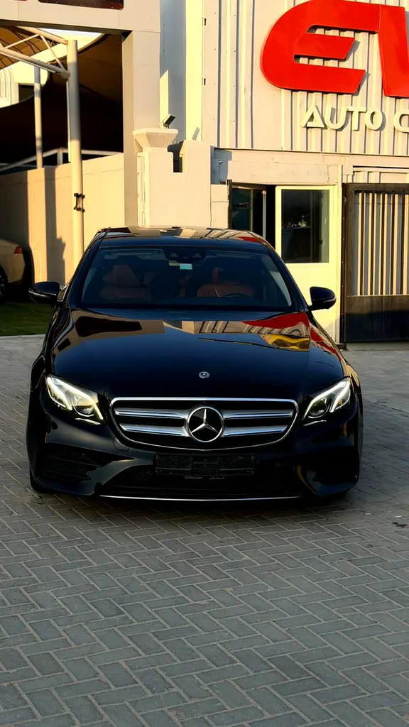 Mercedes-Benz E-Class 2019 — photo 1 of 17