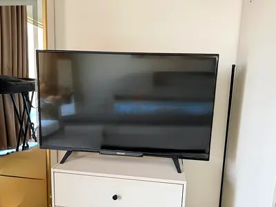 Philips 40-inch LED TV - Good Working Condition without remote control