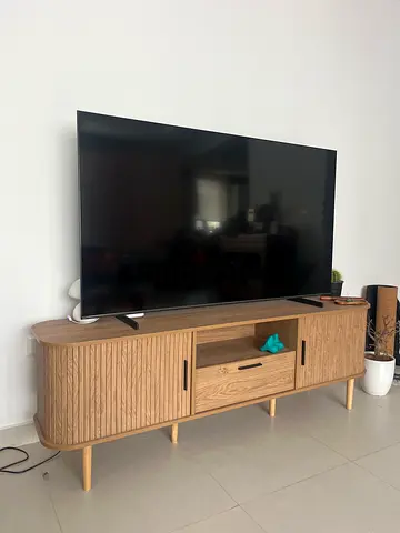 Samsung 65inches TV with TV stand