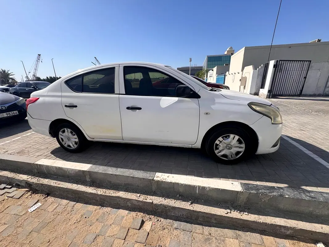 Nissan Sunny 2019 — photo 1 of 6