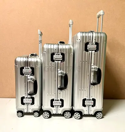 RIMOWA essential cabin suitcase