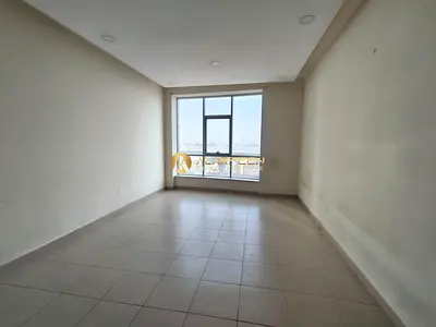 شقة استوديو | برج مارينا فيرست | إطلالات على المدينة والطريق | غير مفروشة
