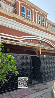 Four well-maintained rooms with a small maid's room, a well-maintained kitchen, and four bathroo