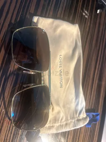 Louis Vuitton original designer aviator sunglasses with pouch - gently used