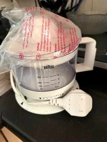 Braun electric kettle 1.7L - lightly used