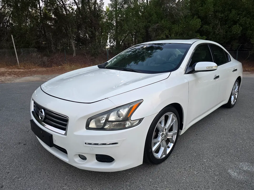 Nissan Maxima 2014 — photo 1 of 13