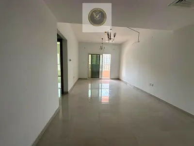 شقة واسعة ومميزة غرفتين نوم للإيجار تتميزبلكون إطلالة مفتوحة وخزائن حائط وتقع في موقع استراتيجي بمنطقة حيوية قريبة من جميع الخدمات والمرافق