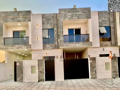 للبيع تاون هاوس فاخر شامل رسوم التسجيل ارضي واول وروف تملك حر مدي الحياه