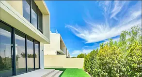 VACANT | Prime location | Green belt