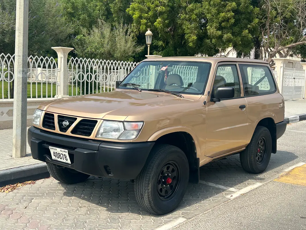 Nissan Patrol 1999 — photo 1 of 7