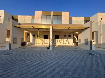 فيلا حديثة من 4 غرف نوم | فيريديان آت ذا فيلدز | تراس وحديقة