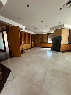 Largest commercial office for annual rent in Al Majaz 1, Sharjah, with 6 rooms, spacious reception,