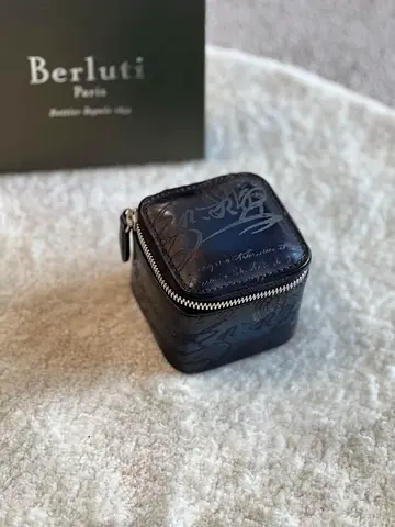 Berluti Scritto case